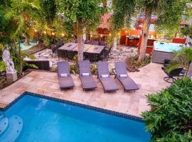 Luxurious San Juan Villa with Pool - Walk to Beach!, hotel in San Juan