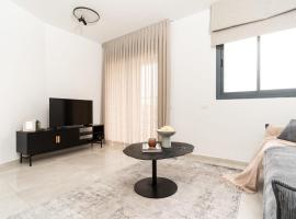 Amazing 3 Bedrooms In Best The Best Location, kuća za odmor ili apartman u Jeruzalemu
