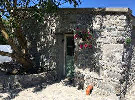 Glynn's Charming cottage in the Burren，Fanore的海濱度假屋
