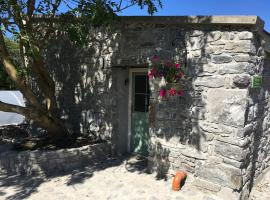 Glynn's Charming cottage in the Burren, proprietate de vacanță aproape de plajă din Fanore