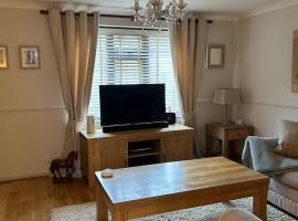 Cosy 2 bed, home from home, sumarhús í Haddenham