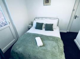 Stylish Town House - Modern double room - 2, B&B in Parkside