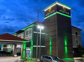 La Quinta by Wyndham Alvarado, hotel v destinaci Alvarado