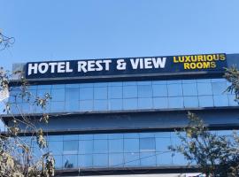 HOTEL RESTANDVIEW, hotel med parkering i Anand