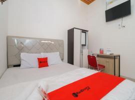 RedDoorz @ Jalan Sultan Agung Lampung, hótel í Kedaton