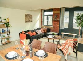 2 Bed New York Style Loft Apartment Free Parking, hotel poblíž významného místa Coral Windows Stadium, Bradford