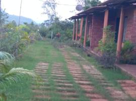 Vinee's Kitchen and Motel, hotel in Koynanagar