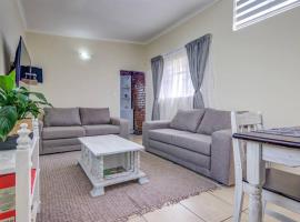 Ovendales Self Catering Cottage, hotel i Benoni