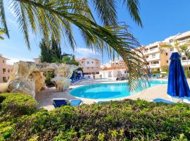 Yaar Apartment with pool, tennis court and Bathroom with Bathtub, casa per le vacanze a Pyla