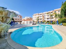 Yaar Apartment with pool and tennis court, hotel en Pyla