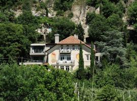 Villa Verdi Apartments, hotell i Merano