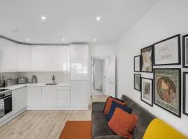 Star London Vivian Avenue 2- Bed Abode