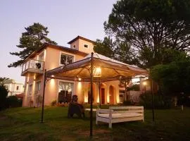 La Morada Apart Boutique & Spa、ビージャ・ヘセルのビーチ周辺のバケーションレンタル