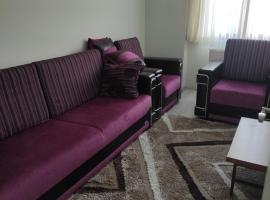 Private Room in Istanbul #51, отель в Тузле