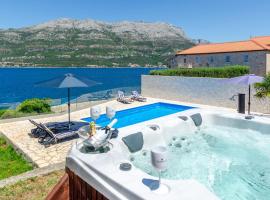 Seafront villa Gabriela on island Korčula, private pool, gym, private parking, villa in Korčula