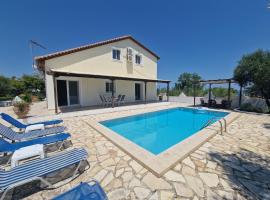 Villa Mari, hotel with parking in Drossia Zakynthos