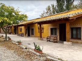 Alojamiento Rural La Alberca, hotel-fazenda em Arguedas