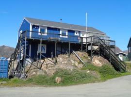 Sisimiut Bed & Breakfast, orlofshús/-íbúð í Sisimiut