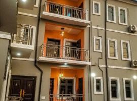 Remarkable 2-Bed Apartment in Asaba, holiday rental in Asaba