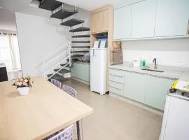 Completa casa apenas 700m da praia