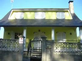 Casa con jardín en la playa de Almieiras