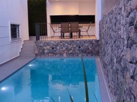 Villa Porto - Βίλα με ιδιωτική πισίνα, αγροικία στο Πόρτο Ράφτη