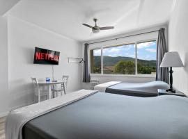 Unit 11 Waena Inn- Newly Renovated Maui Private Suite, hotel i Wailuku