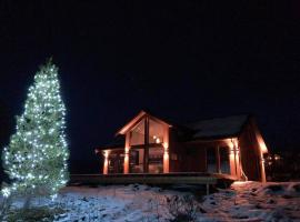 Høy standard med nydelig utsikt, hotelli Alattiossa