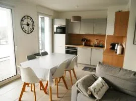 Appartement Tout Confort à Arzon - Proche Plage du Fogeo, Commerces et Activités - FR-1-639-30