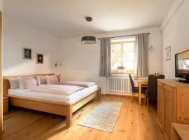 Bernhardhof - Hotel & Apartments