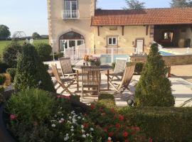 La Tour D'Elaine, Hotel in Essertenne