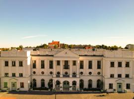 Arkadia, hotel amb jacuzzi a Radziejów