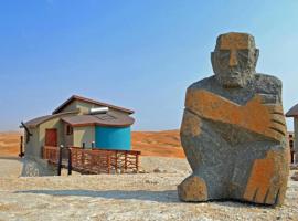 Desert Breeze Lodge, hotel cerca de Martin Luther Steam Locomotive, Swakopmund