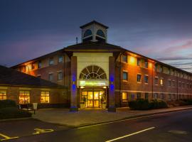 Holiday Inn Express Warwick - Stratford-upon-Avon, an IHG Hotel, хотел в Уоруик