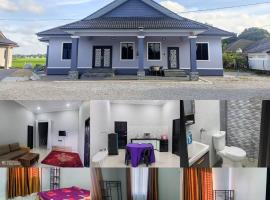 The Family Guesthouse, дом для отпуска в Кота-Бару