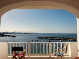 Manas Coliving, hotel a Sines