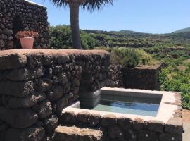 Dammusi IL SERRALH -Pantelleria-, casa vacanze a Pantelleria