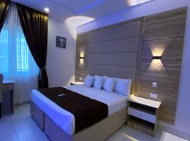 Stylish 4-Bedroom Apartment in Ikoyi, hotel com estacionamento em Lagos