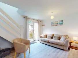 39 Strawberry Hill, Tolroy Manor