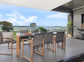 Luxe by the Lake, hotel en Lake Illawarra