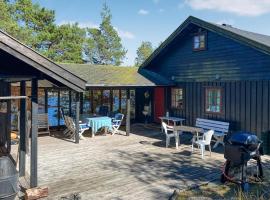 Amazing Home In Krager With 4 Bedrooms, loma-asunto kohteessa Kragerø