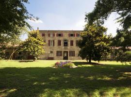 Villa Ca'Ottolina, hotel com estacionamento em Bernardine di Bonavigo