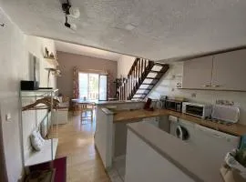 Appartement 3 pièces avec mezzanine et parking - FR-1-593-72