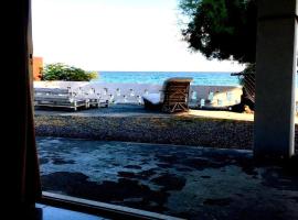 High By The Beach House in Girne, cheap hotel in Ayios Yeoryios