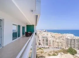 SEAFRONT LUXURY APARTMENT incl POOL