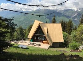 le chalet pointu de capucine chambre d hote ARCS 1600: Bourg-Saint-Maurice şehrinde bir Oda ve Kahvaltı