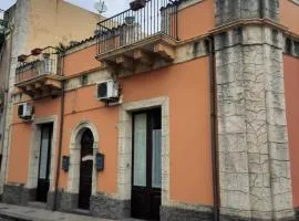 Casa sotto l'Etna
