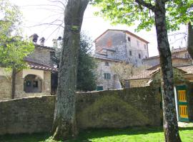 Castello di Sarna, huisdiervriendelijk hotel in Chiusi della Verna