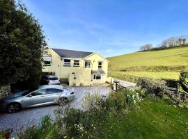 Charming Countryside Cottage Ground Floor Apartment in Combeinteignhead Devon, cheap hotel in Bishopsteignton