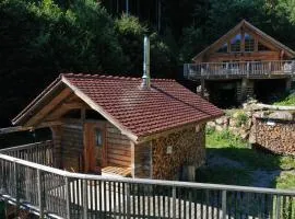Schwarzwald Romantikhütte - Zweisamkeit - mit Bettwäsche, Handtücher und Holz